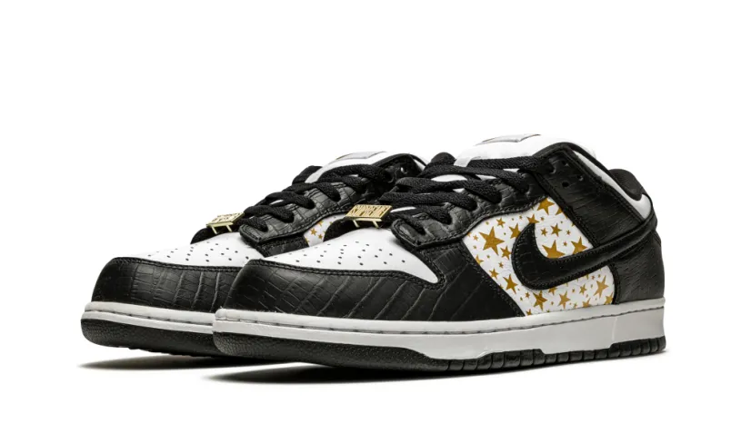 SB Dunk Low 'Supreme - Stars - Black'